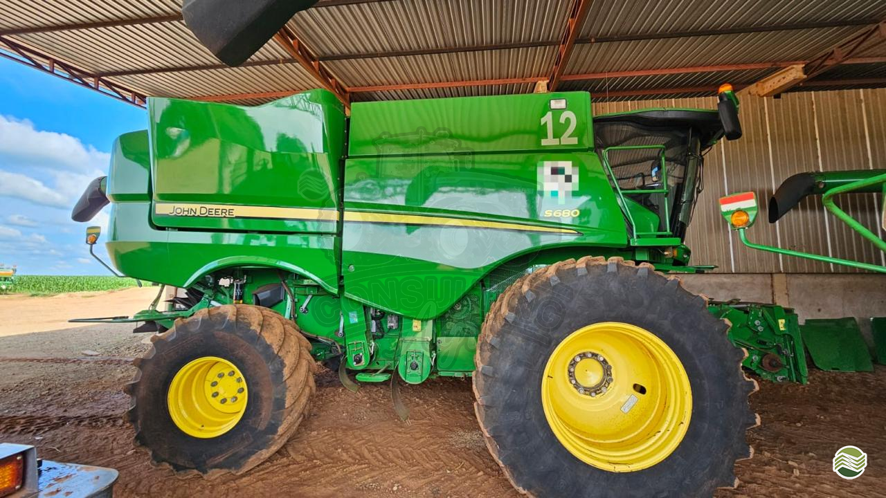 COLHEITADEIRA JOHN DEERE JOHN DEERE S680 Consulting Agro ITUVERAVA SÃO PAULO SP
